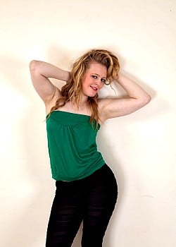 Laura Kaye